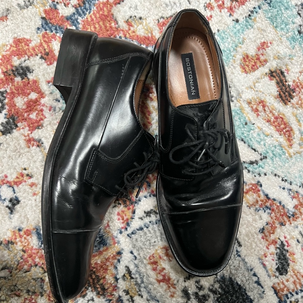 Bostonian men’s dress shoes - black